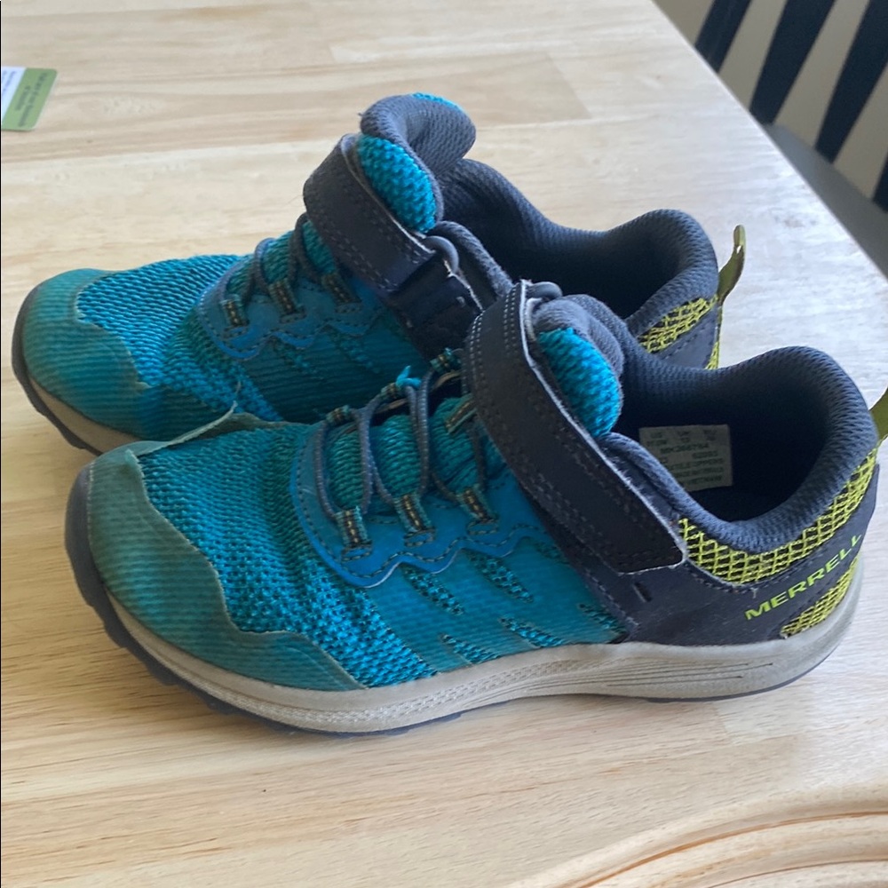 Merrell wide fit sneakers